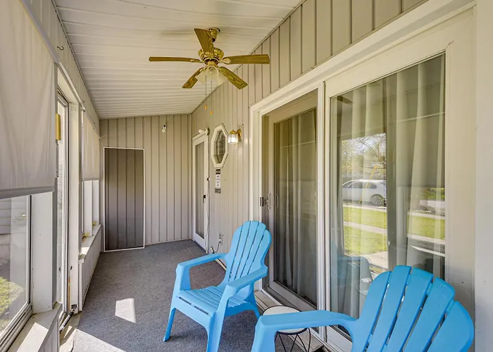 Holiday home W/ Private Yard + Screened Porch!