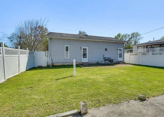 W/ Private Yard + Screened Porch!