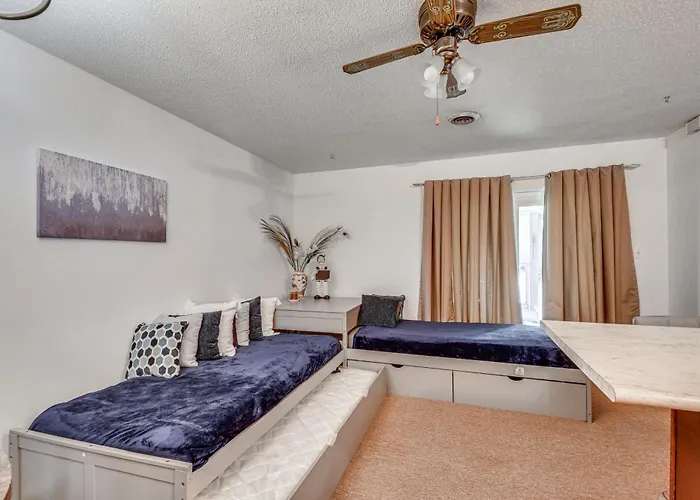 W/ Private Yard + Screened Porch! Holiday home *