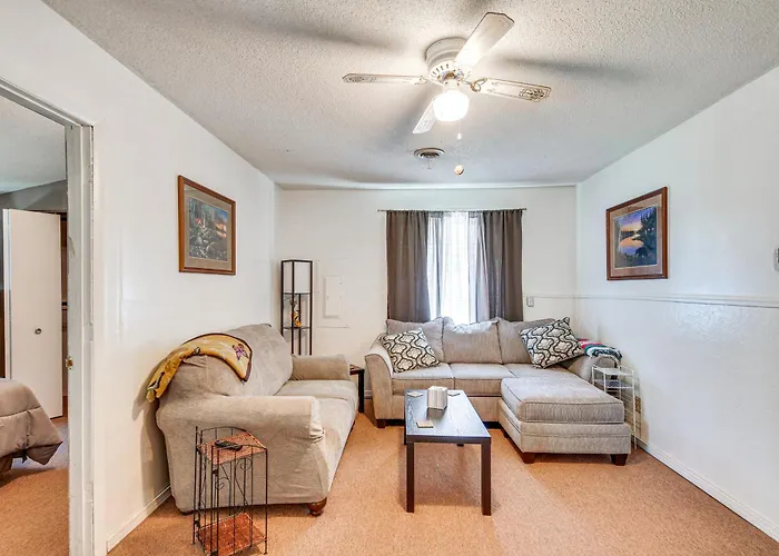 W/ Private Yard + Screened Porch! *