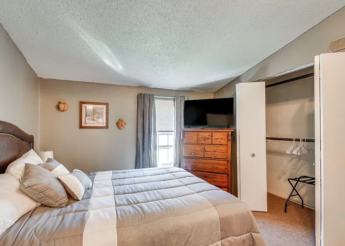 Hébergement de vacances W/ Private Yard + Screened Porch! Harrisburg