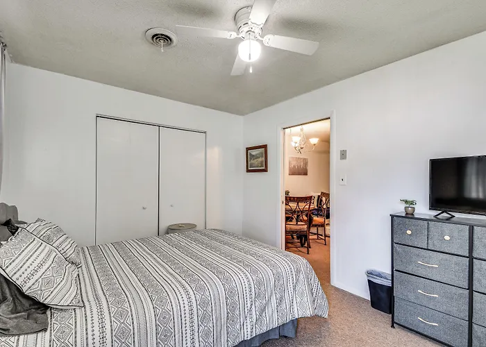 W/ Private Yard + Screened Porch!