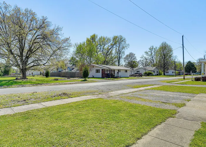 W/ Private Yard + Screened Porch! Hébergement de vacances Harrisburg